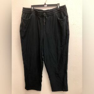 123. Athleta Black athletic pants size 2x